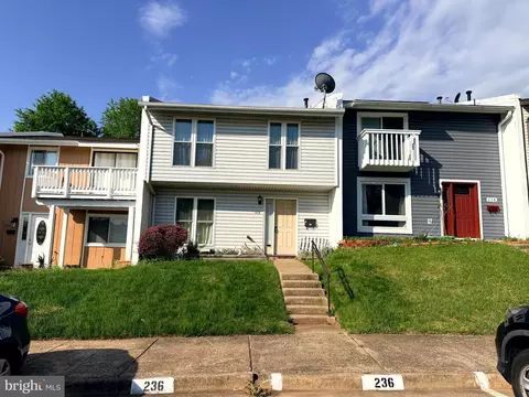 112 Richland Cir, Sterling, VA 20164