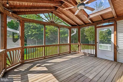 Exterior - 42820 Crossbow Ct, Ashburn, VA 20147 photo 3 of 10