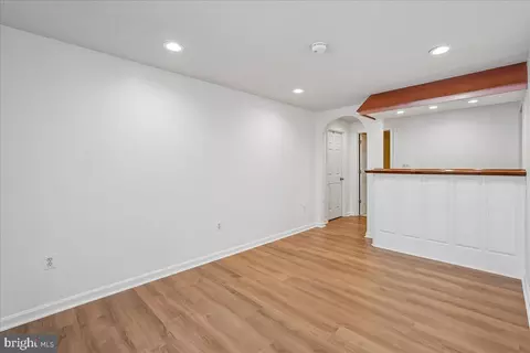 Living - 42820 Crossbow Ct, Ashburn, VA 20147 photo 6 of 6