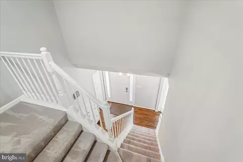 Entry Way - 42820 Crossbow Ct, Ashburn, VA 20147 photo 4 of 6