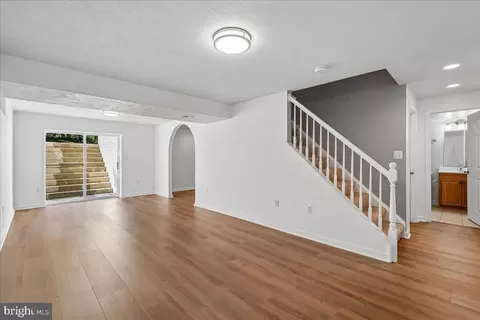 Living - 42820 Crossbow Ct, Ashburn, VA 20147 photo 4 of 6