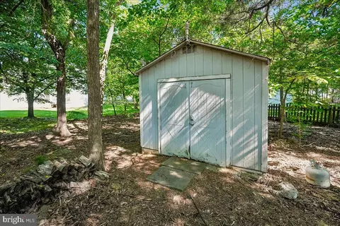 Exterior - 42820 Crossbow Ct, Ashburn, VA 20147 photo 8 of 10