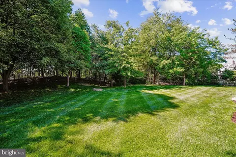 Exterior - 42820 Crossbow Ct, Ashburn, VA 20147 photo 7 of 10