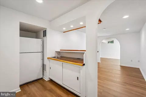Entry Way - 42820 Crossbow Ct, Ashburn, VA 20147 photo 6 of 6