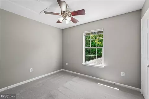 Bedroom - 42820 Crossbow Ct, Ashburn, VA 20147 photo 8 of 8