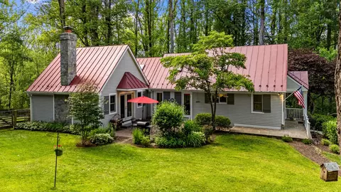 38021 Snickersville Tpke, Purcellville, VA 20132