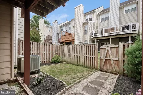 Exterior - 20341 Ashcroft Ter, Sterling, VA 20165 photo 3 of 4
