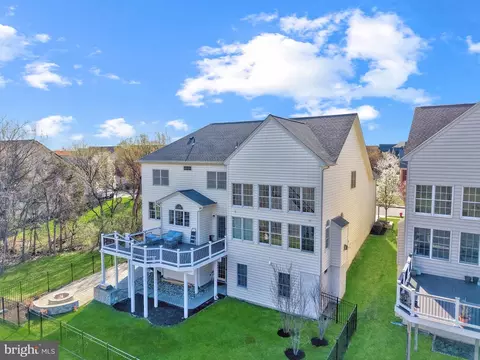 View/Area - 43341 Barnstead Dr, Ashburn, VA 20148 photo 4 of 7