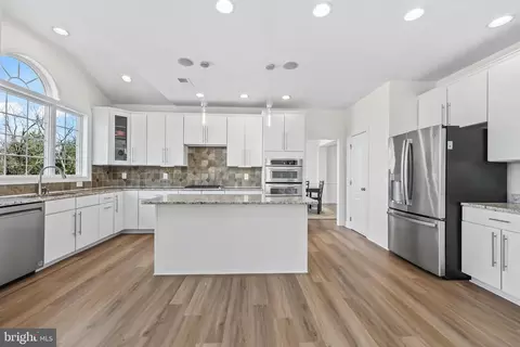Kitchen - 43341 Barnstead Dr, Ashburn, VA 20148 photo 1 of 4