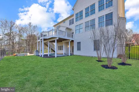 Exterior - 43341 Barnstead Dr, Ashburn, VA 20148 photo 5 of 6