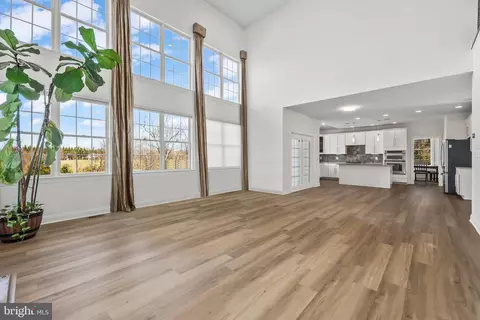 Living - 43341 Barnstead Dr, Ashburn, VA 20148 photo 3 of 6