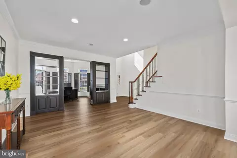 Entry Way - 43341 Barnstead Dr, Ashburn, VA 20148 photo 7 of 17