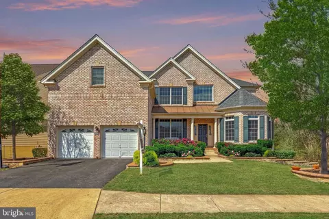 Exterior - 43341 Barnstead Dr, Ashburn, VA 20148 photo 2 of 6