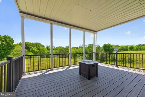 Exterior - 16546 Lance Trail Ct, Hamilton, VA 20158 photo 4 of 7