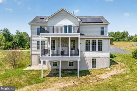 Exterior - 16546 Lance Trail Ct, Hamilton, VA 20158 photo 3 of 7