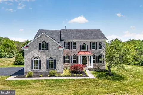 Exterior - 16546 Lance Trail Ct, Hamilton, VA 20158 photo 2 of 7