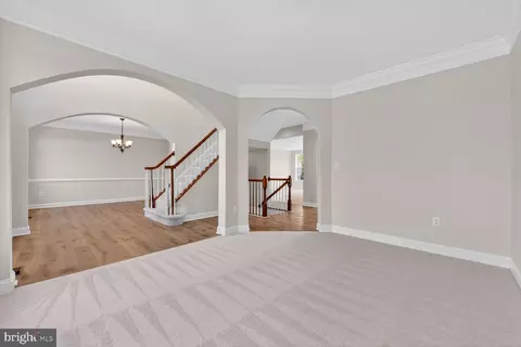 Living - 16546 Lance Trail Ct, Hamilton, VA 20158 photo 3 of 10