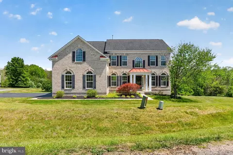 Exterior - 16546 Lance Trail Ct, Hamilton, VA 20158 photo 7 of 7