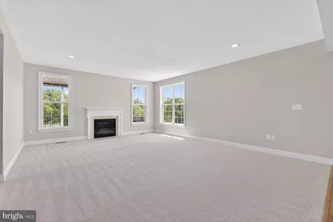 Living - 16546 Lance Trail Ct, Hamilton, VA 20158 photo 6 of 10