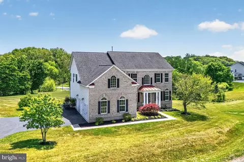 Exterior - 16546 Lance Trail Ct, Hamilton, VA 20158 photo 6 of 7