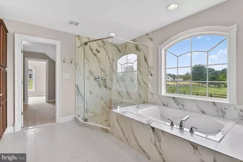 Bath - 16546 Lance Trail Ct, Hamilton, VA 20158 photo 1 of 2