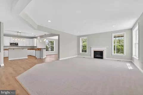 Living - 16546 Lance Trail Ct, Hamilton, VA 20158 photo 5 of 10