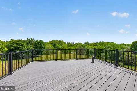 Exterior - 16546 Lance Trail Ct, Hamilton, VA 20158 photo 5 of 7