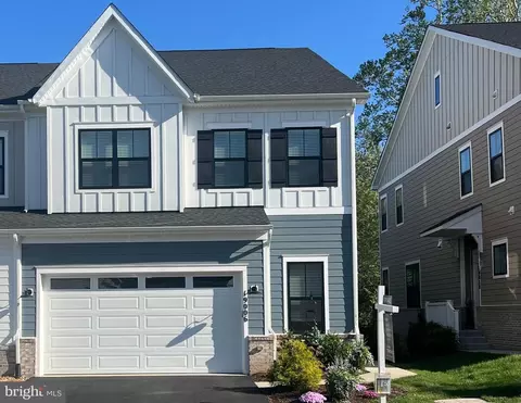 19006 Coral Reef Sq, Leesburg, VA 20176