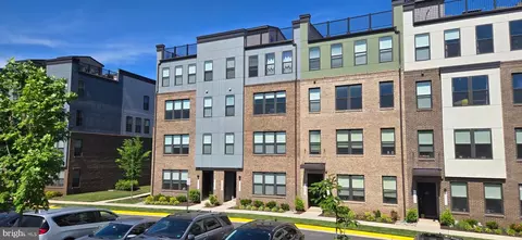 20344 Newfoundland Sq, Ashburn, VA 20147