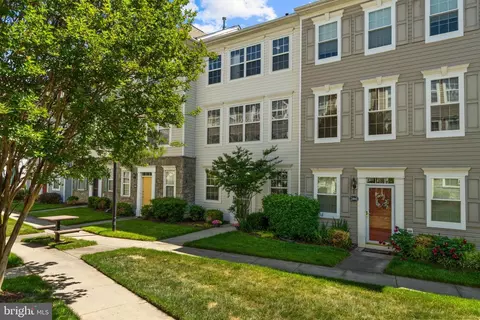 21843 Kelsey Sq, Ashburn, VA 20147