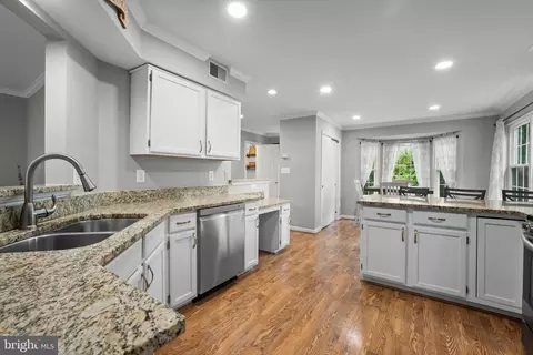 Kitchen - 43226 Clearnight Ter, Ashburn, VA 20147 photo 2 of 3