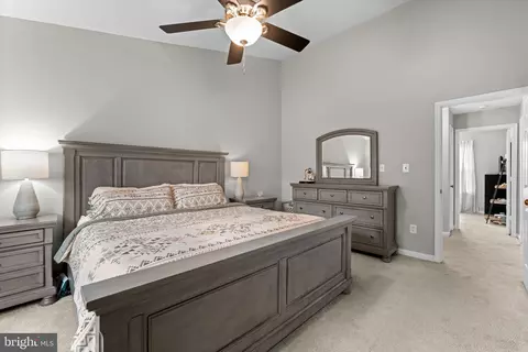 Bedroom - 43226 Clearnight Ter, Ashburn, VA 20147 photo 4 of 5