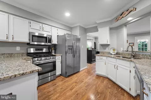 Kitchen - 43226 Clearnight Ter, Ashburn, VA 20147 photo 1 of 3