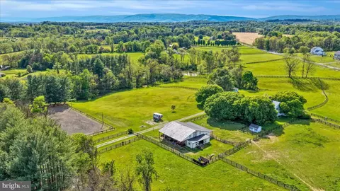 19255 Telegraph Springs Rd, Purcellville, VA 20132