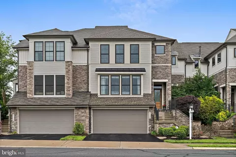 23560 Epperson Sq, Brambleton, VA 20148