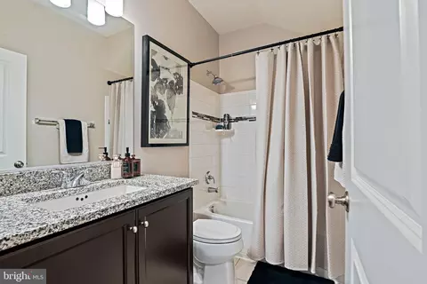 Bath - 23560 Epperson Sq, Brambleton, VA 20148 photo 1 of 4