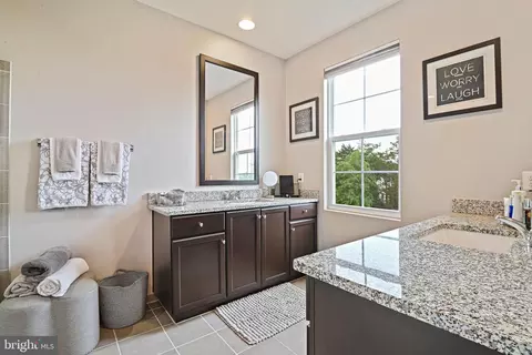 Bath - 23560 Epperson Sq, Brambleton, VA 20148 photo 2 of 4