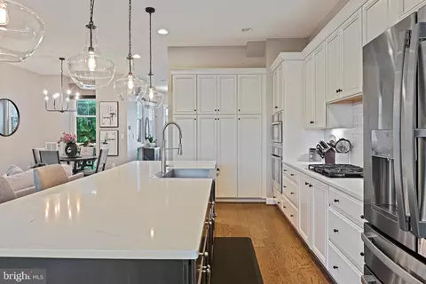 Kitchen - 23560 Epperson Sq, Brambleton, VA 20148 photo 4 of 5