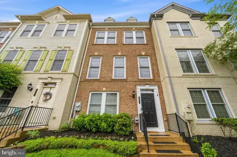 175 Great Laurel Sq SE, Leesburg, VA 20175