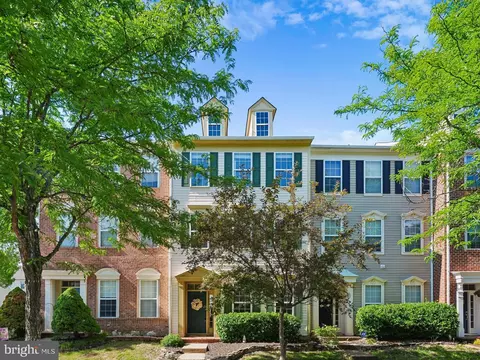 42788 Cedar Hedge St, Chantilly, VA 20152