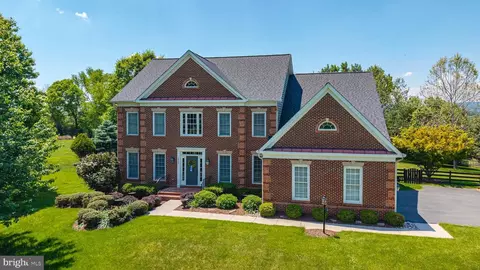 16555 Chestnut Overlook Dr, Purcellville, VA 20132
