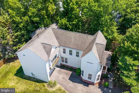 View/Area - 40396 Milford Dr, Broadlands, VA 20148 photo 1 of 2