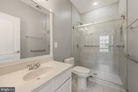 Bath - 40396 Milford Dr, Broadlands, VA 20148 photo 2 of 3