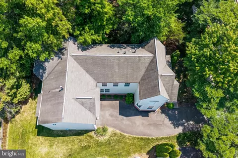 View/Area - 40396 Milford Dr, Broadlands, VA 20148 photo 2 of 2