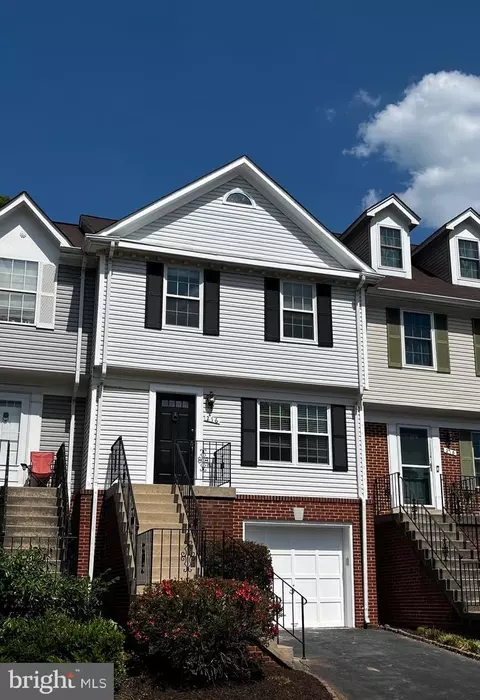 216 Finchingfield Ct, Sterling, VA 20165