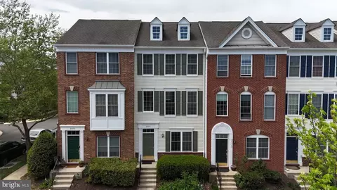 25371 Shipley Ter, Chantilly, VA 20152