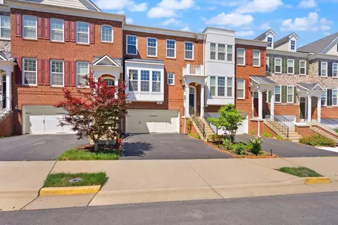 20697 Erskine Ter, Ashburn, VA 20147