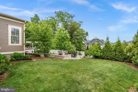 Exterior - 41953 Paddock Gate Pl, Ashburn, VA 20148 photo 11 of 16