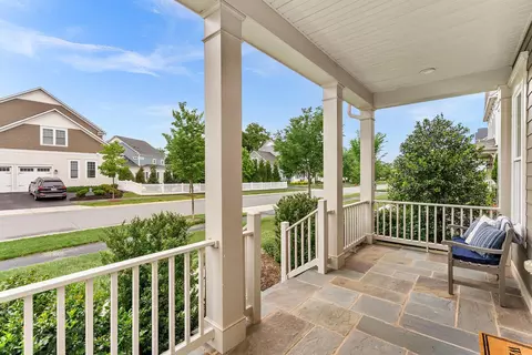 Exterior - 41953 Paddock Gate Pl, Ashburn, VA 20148 photo 3 of 16