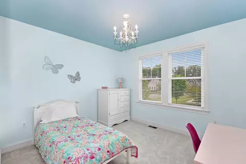 Bedroom - 41953 Paddock Gate Pl, Ashburn, VA 20148 photo 5 of 7